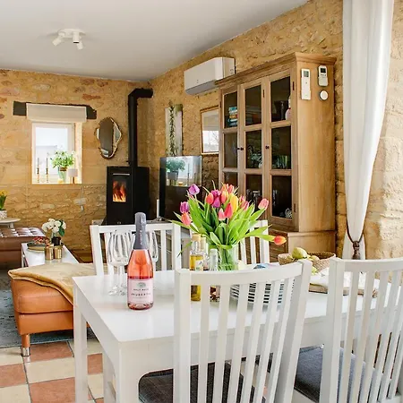 Les Charmes De Carlucet-cottage Holiday home *